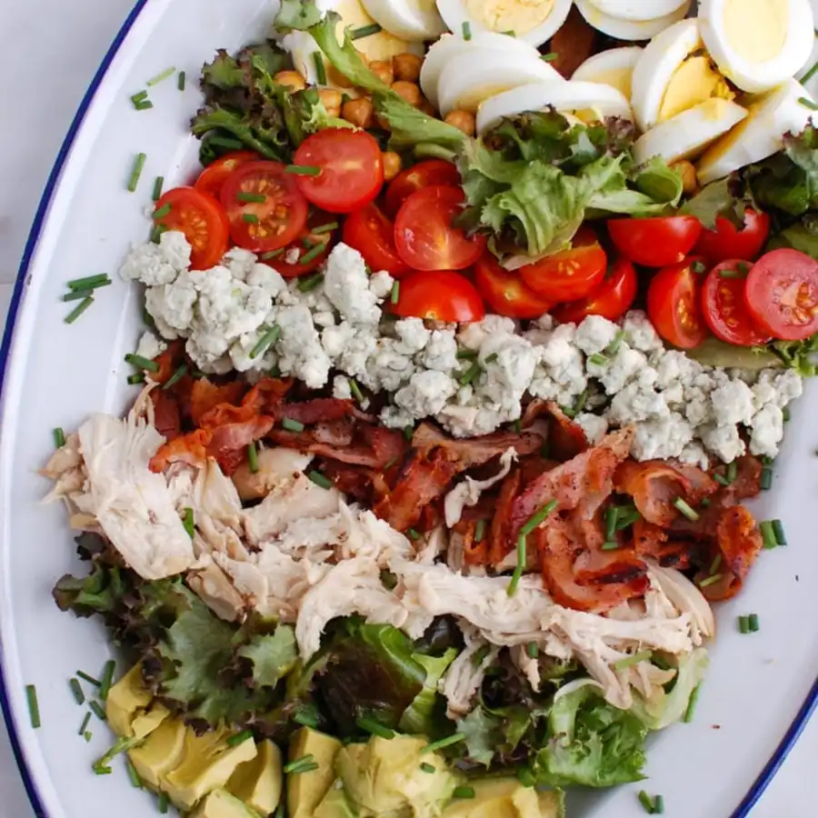Cobb Salad Recipe – Fresh, Crunchy & Delicious