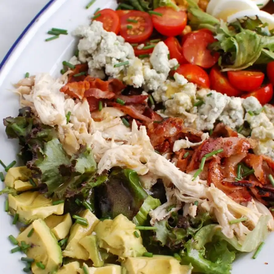 Cobb Salad Recipe – Fresh, Crunchy & Delicious